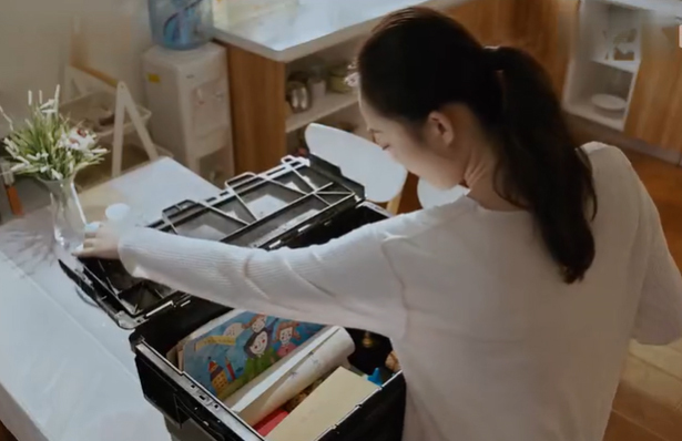 京東物流×她刊推出《老人與嗨》：如果有時光膠囊，你會存什么？