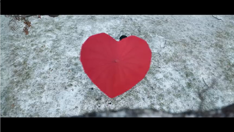 萬眾期待的 John Lewis 圣誕廣告來啦!今年是一顆愛心的夢幻傳遞 萬眾期待的 John Lewis 圣誕廣告來啦!今年是一顆愛心的夢幻傳遞