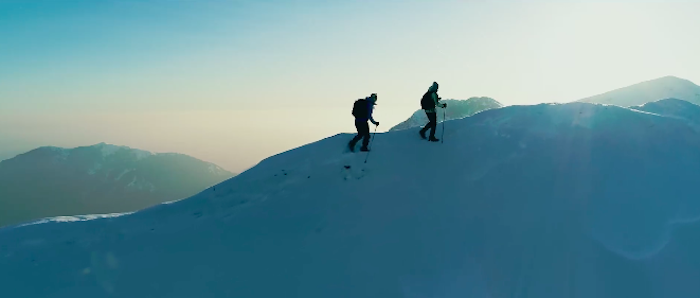 金典×安慕希賀歲微電影《造相館》，11個葛大爺同時出鏡