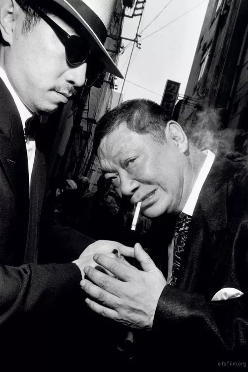 用生命在拍照!近距離拍攝黑幫的超狂攝影師 用生命在拍照!近距離拍攝黑幫的超狂攝影師