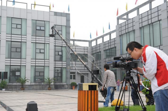 216323308.jpg f735e4c94b98a79e.jpg