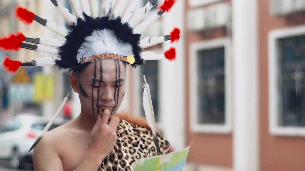 678733011.jpg 《莫比斯耳機》——宣傳片——安戈力影視2.jpg